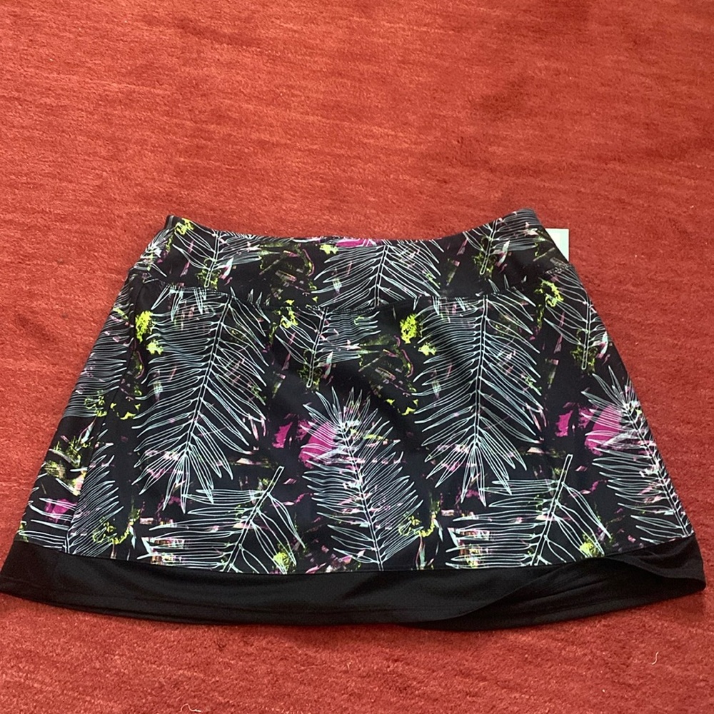Woman’s Performance Mid Rise Skort - Size XL NWT